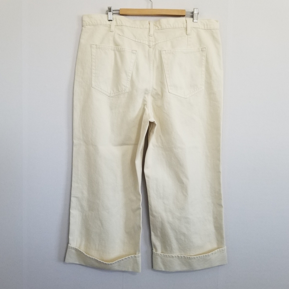NWT Universal Thread Off White Cuffed Cropped Vin… - image 4